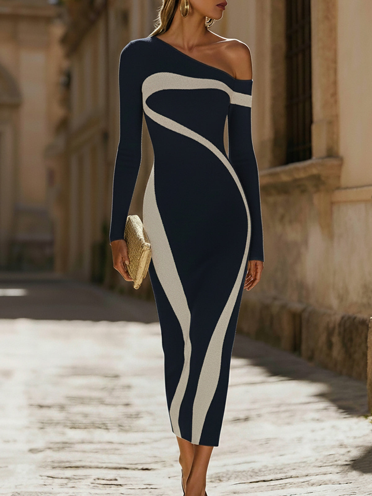Dam’s Enaxlad Stickad Midiklänning med Formade Paneler-Midi Dress-Fjallbarn