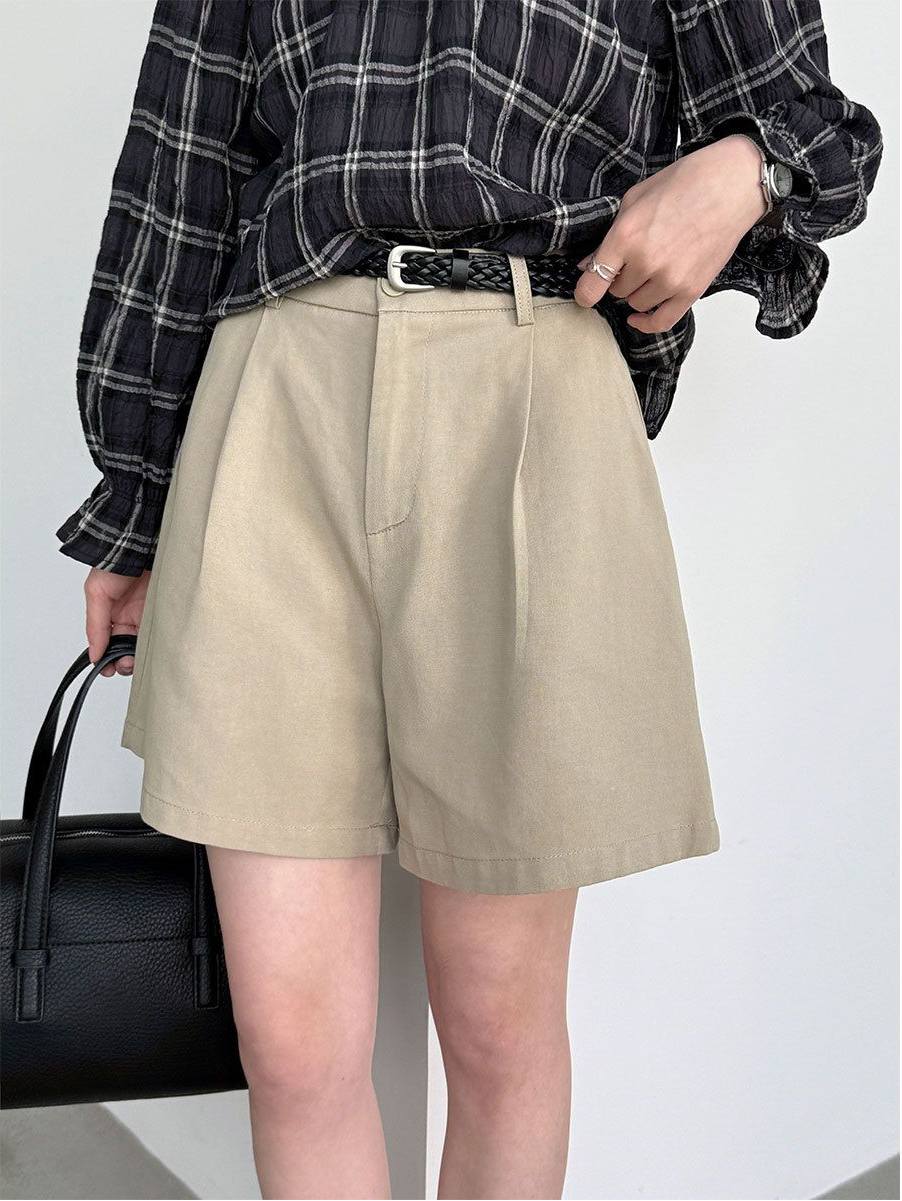 Damshorts med hög midja, veck, bälteshällor och sidofickor-Shorts for women-Fjallbarn