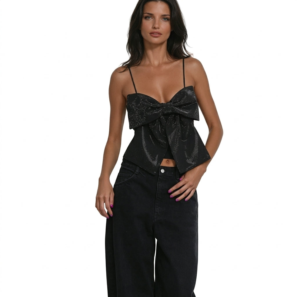 Damtopp i kort modell med stor rosett och smala axelband-Tops for women-Fjallbarn
