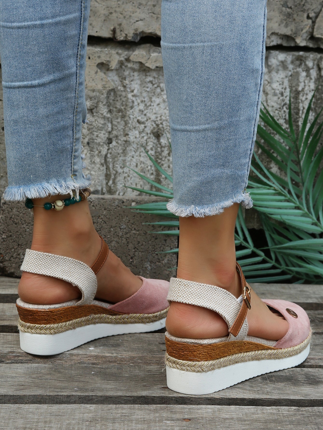 Espadrille-kilklackssandaler för dam med ankelrem-Footwear for women-Fjallbarn