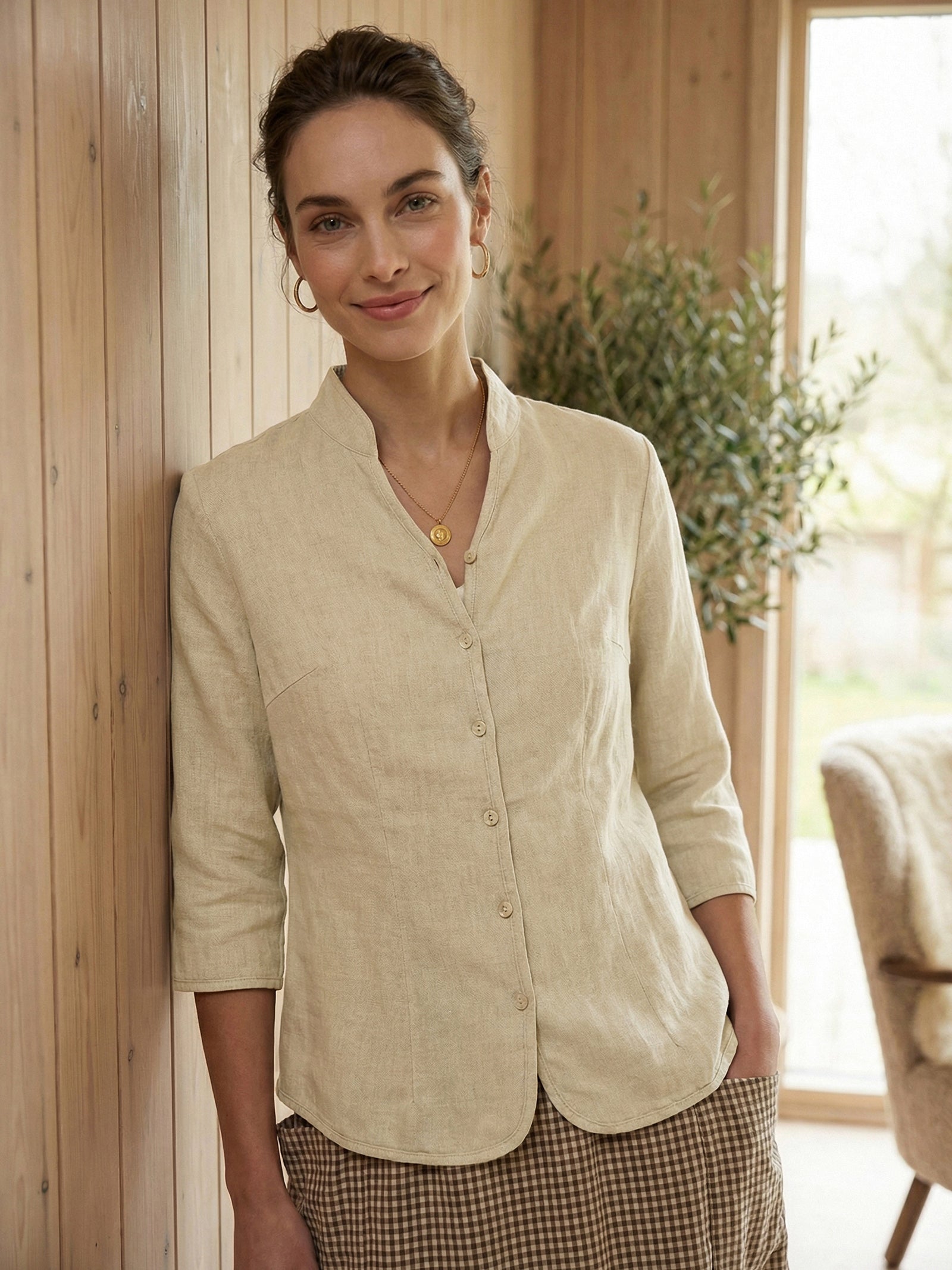 Figursydd linneskjorta med kinakrage för dam-Shirts for women-Fjallbarn