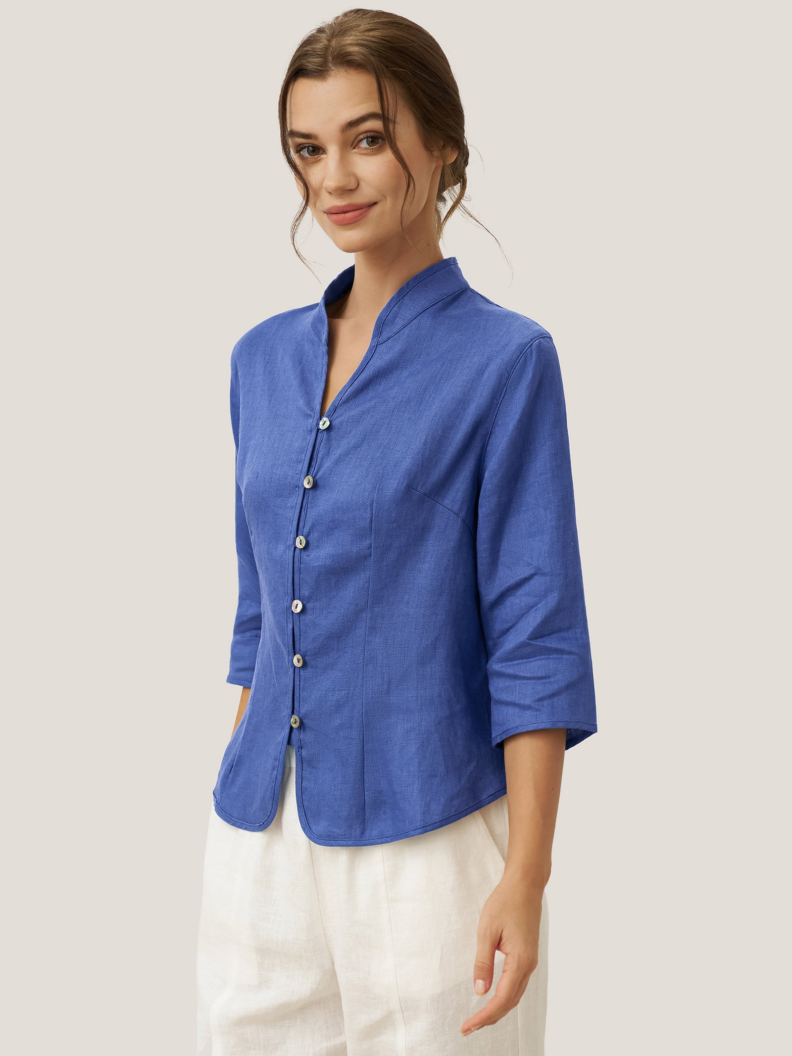 Figursydd linneskjorta med kinakrage för dam-Shirts for women-Fjallbarn