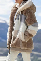 Fuskpälsjacka med huva och färgblock för dam-Jacket for women-Fjallbarn