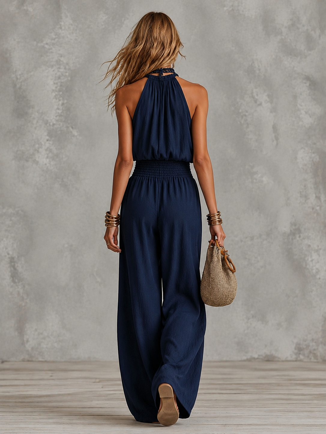 Halterneck-jumpsuit för dam med smockad midja-Jumpsuits for woman-Fjallbarn