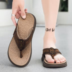 Herr flip-flops med mönstrad fotbädd och remmar med nitar-Footwear for men-Fjallbarn