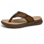 Herr flip-flops med mönstrad fotbädd och remmar med nitar-Footwear for men-Fjallbarn