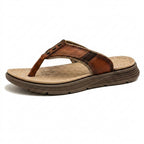 Herr flip-flops med mönstrad fotbädd och remmar med nitar-Footwear for men-Fjallbarn