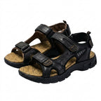 Herr sandaler med tre justerbara remmar och mönstrad yttersula-Footwear for men-Fjallbarn