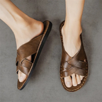 Herrarnas sandaler med korsade remmar och kontrastsömmar-Footwear for men-Fjallbarn