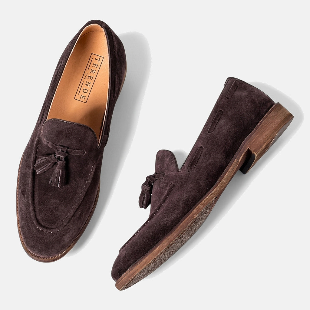 Herrloafers med tofsar, mockasinsöm och dekorativ snörning-Footwear for men-Fjallbarn