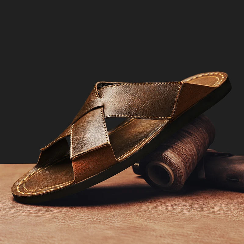 Herrsandal med öppen tå och korsade remmar-Footwear for men-Fjallbarn