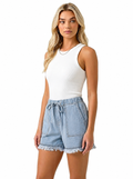 Jeansshorts för dam med elastisk midja, dragsko och fransad fåll-Shorts for women-Fjallbarn