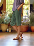 Knälånga linneshorts med vida ben för dam-Shorts for women-Fjallbarn