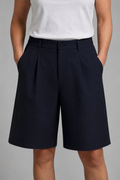 Knälånga shorts med hög midja och snedställda fickor för dam-Shorts for women-Fjallbarn