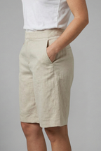 Knälånga shorts med hög midja och snedställda fickor för dam-Shorts for women-Fjallbarn