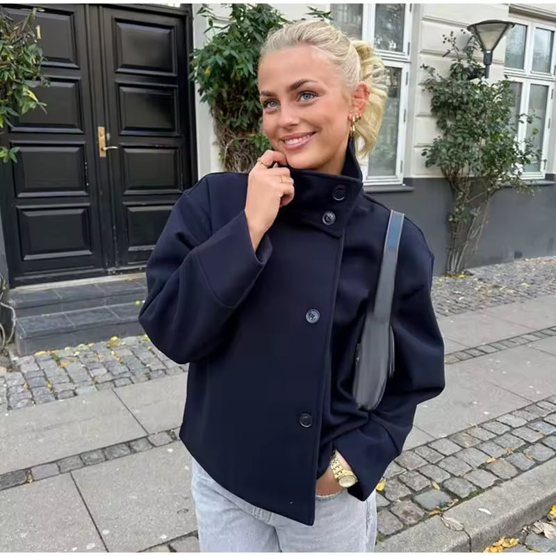 Kort damjacka med ståkrage och knäppning-Jacket for women-Fjallbarn