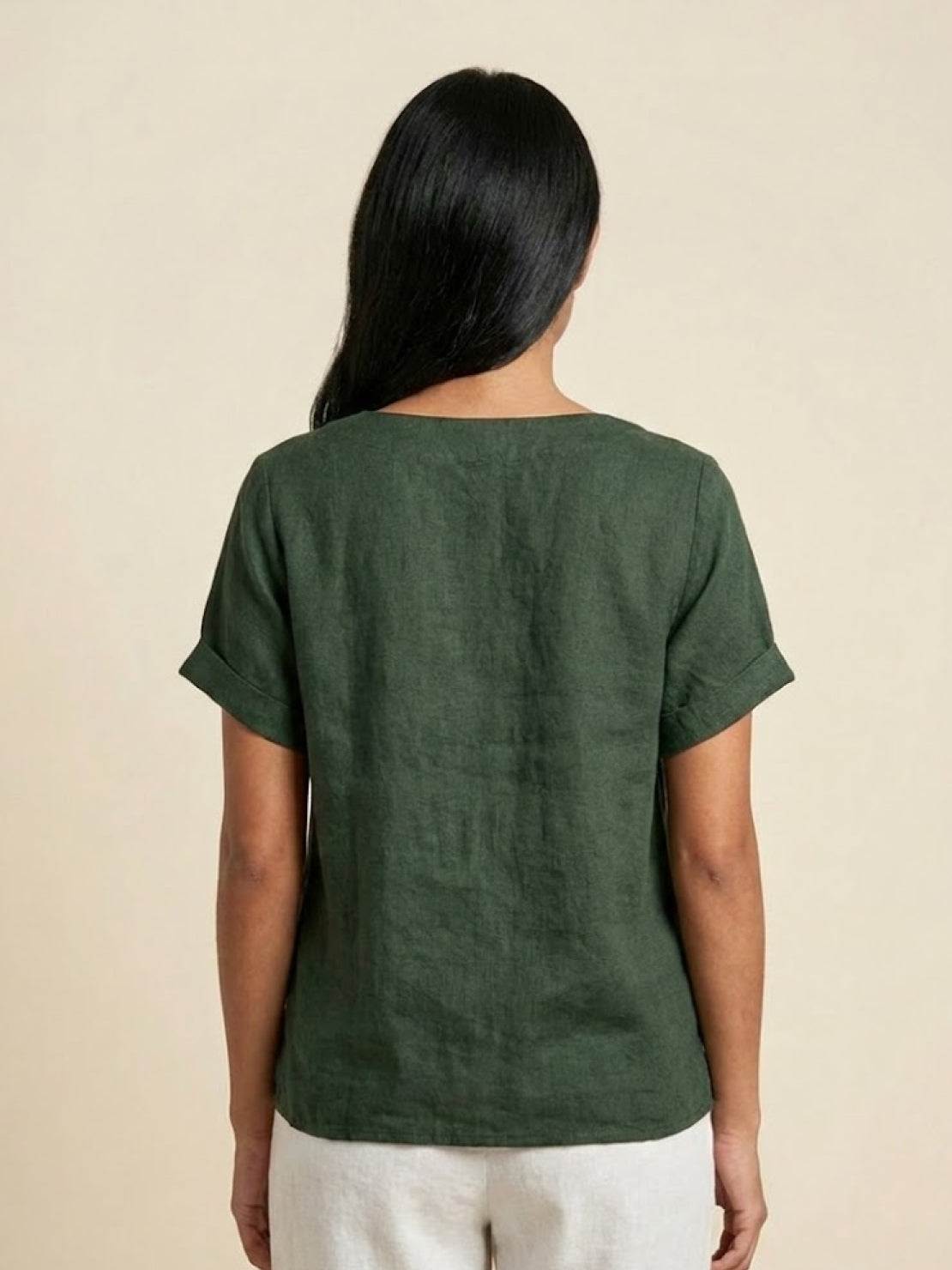Kortärmad linneblus för dam med knappdetaljer-Blouses for women-Fjallbarn