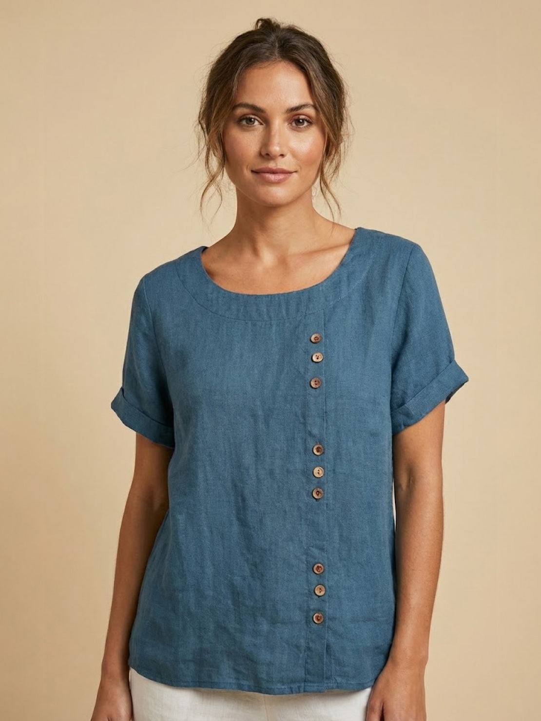 Kortärmad linneblus för dam med knappdetaljer-Blouses for women-Fjallbarn
