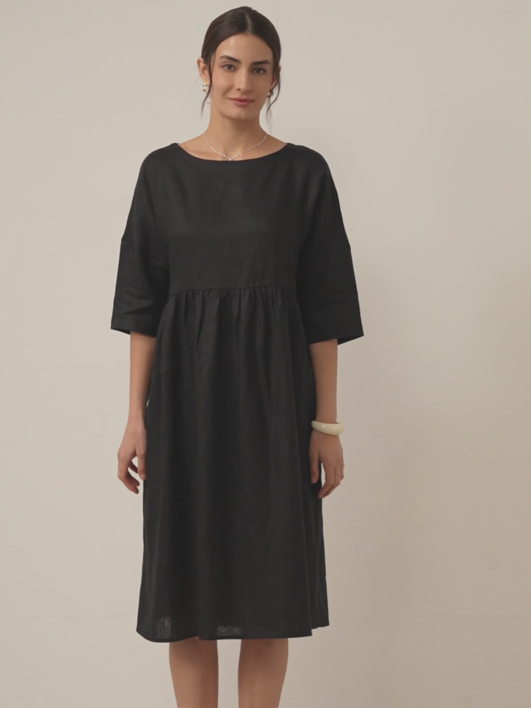 Kortärmad midiklänning i linne för dam-Midi Dress-Fjallbarn