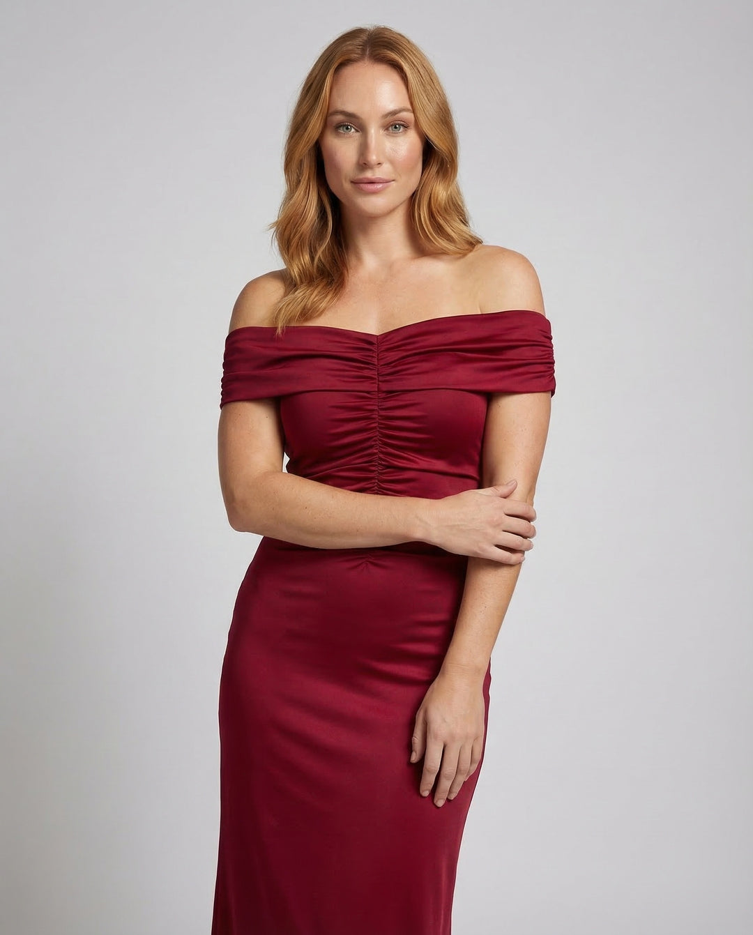 Lång damklänning med bar axel och rynkad överdel-Maxi Dress-Fjallbarn