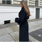 Lång trenchcoat för dam med bältade ärmslut-Coats for women-Fjallbarn