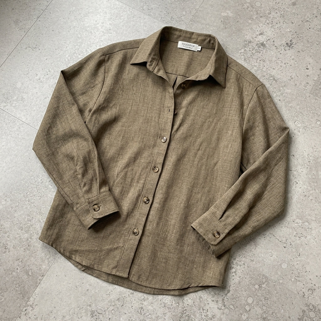 Långärmad skjorta med spetsig krage för dam-Blouses for women-Fjallbarn