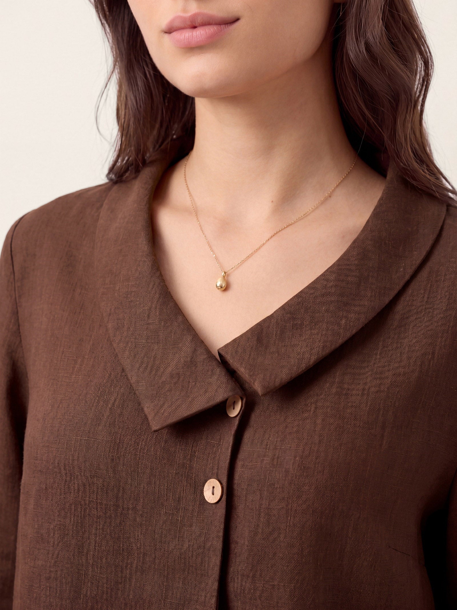 Linnetopp för dam med asymmetrisk krage-Tops for women-Fjallbarn