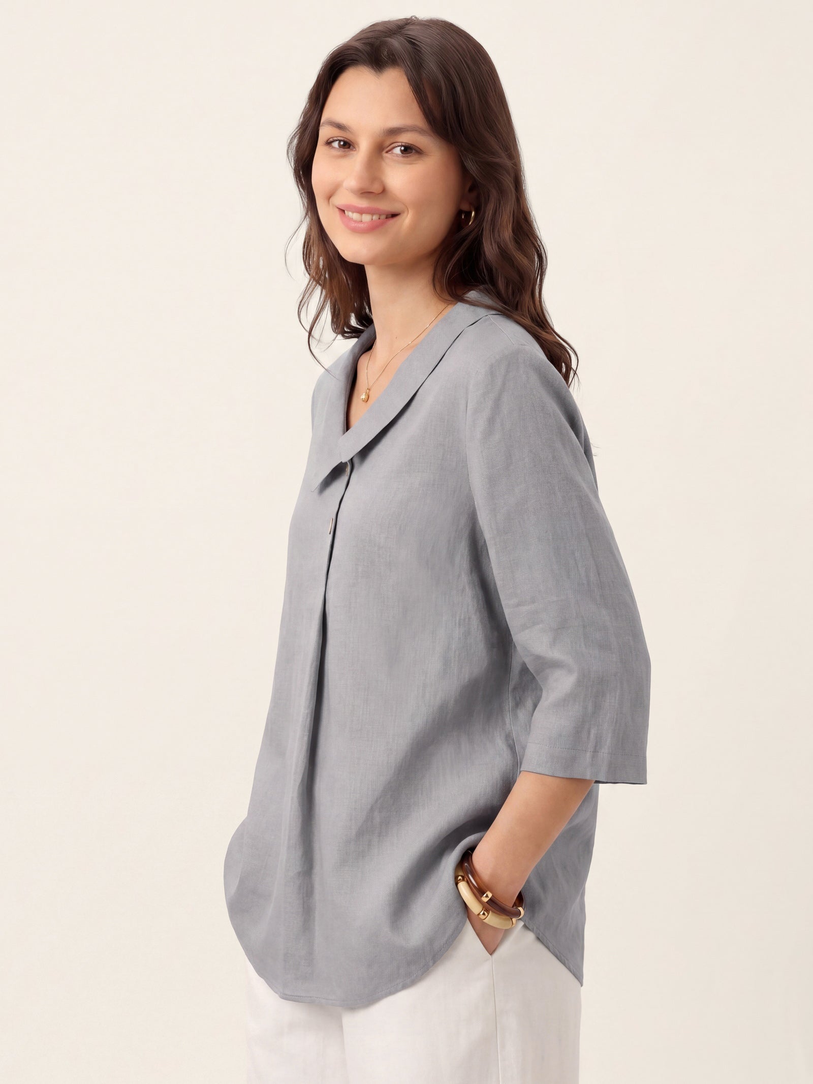 Linnetopp för dam med asymmetrisk krage-Tops for women-Fjallbarn