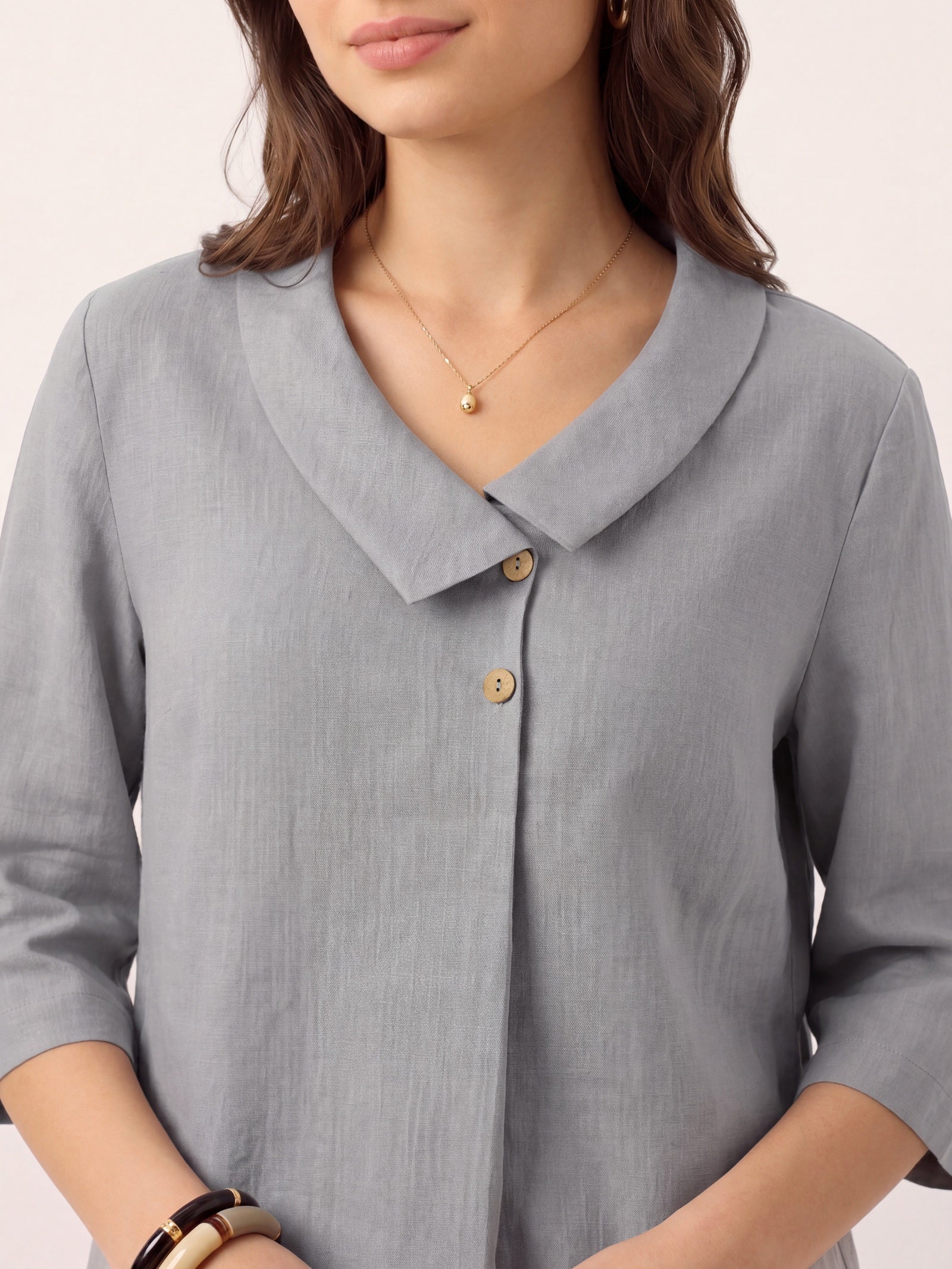 Linnetopp för dam med asymmetrisk krage-Tops for women-Fjallbarn