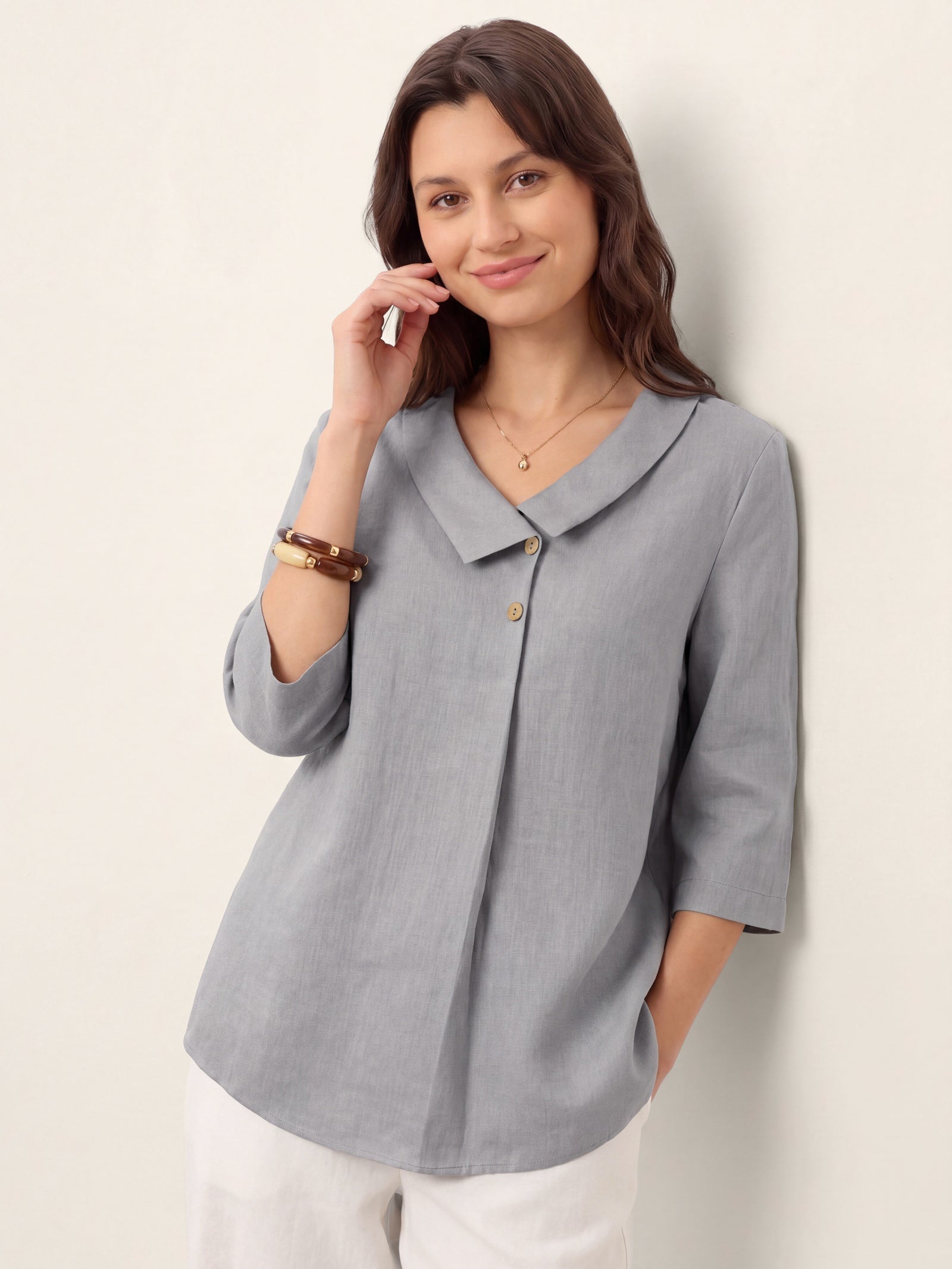 Linnetopp för dam med asymmetrisk krage-Tops for women-Fjallbarn