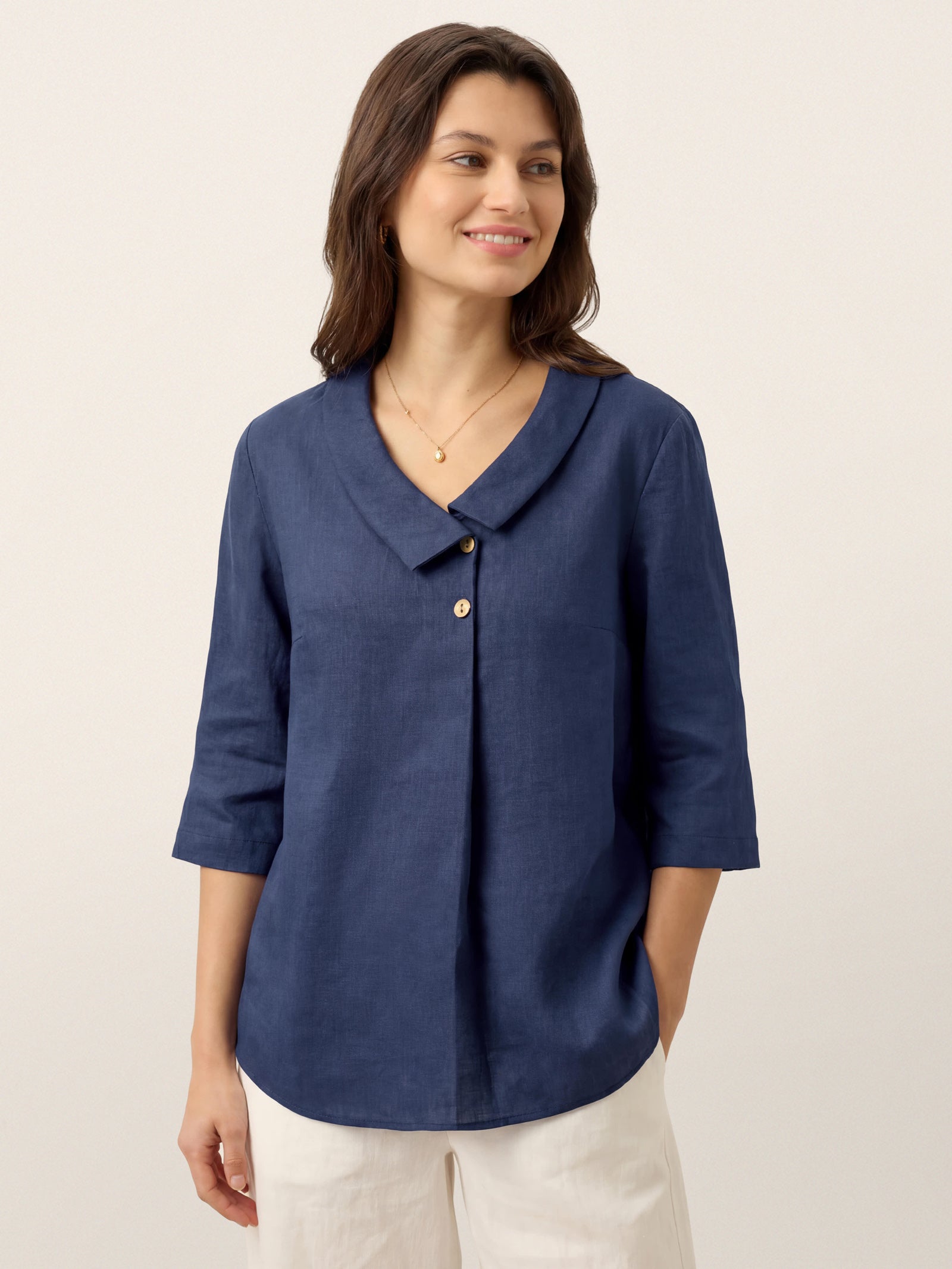 Linnetopp för dam med asymmetrisk krage-Tops for women-Fjallbarn
