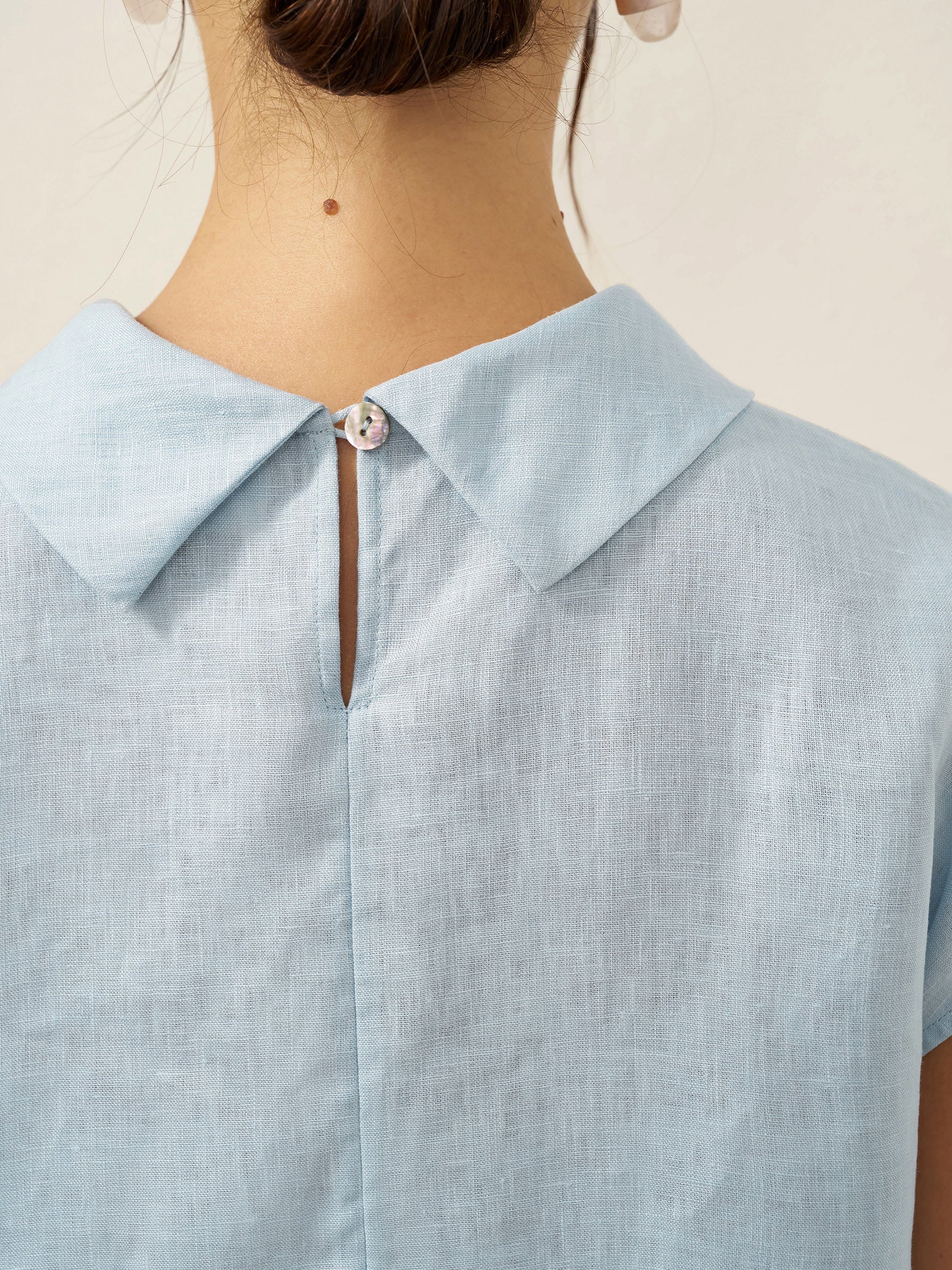 Linnetopp med holkärm och krage för dam-Tops for women-Fjallbarn