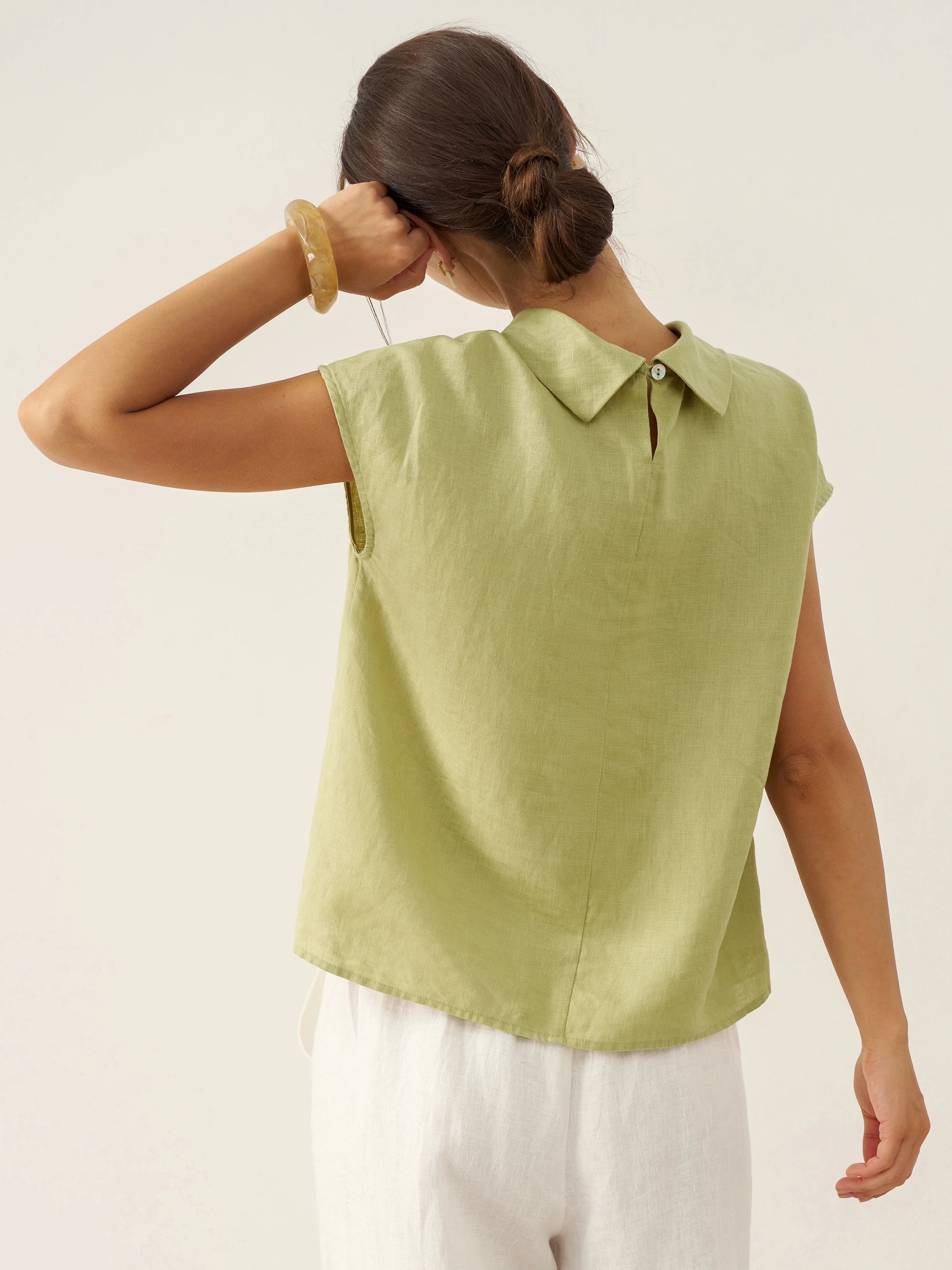 Linnetopp med holkärm och krage för dam-Tops for women-Fjallbarn