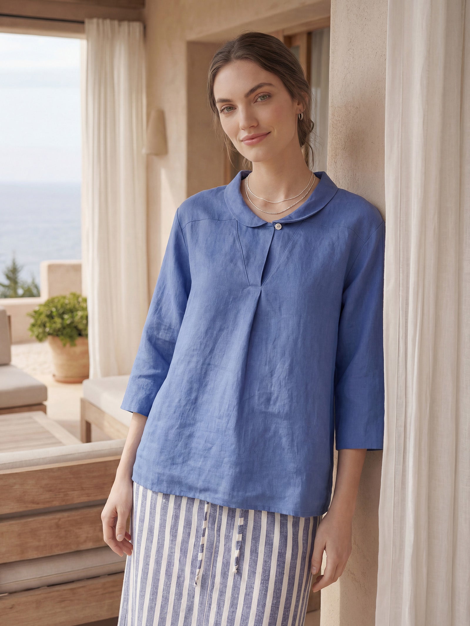 Linnetopp med sjalkrage och V-ringning för dam-Tops for women-Fjallbarn