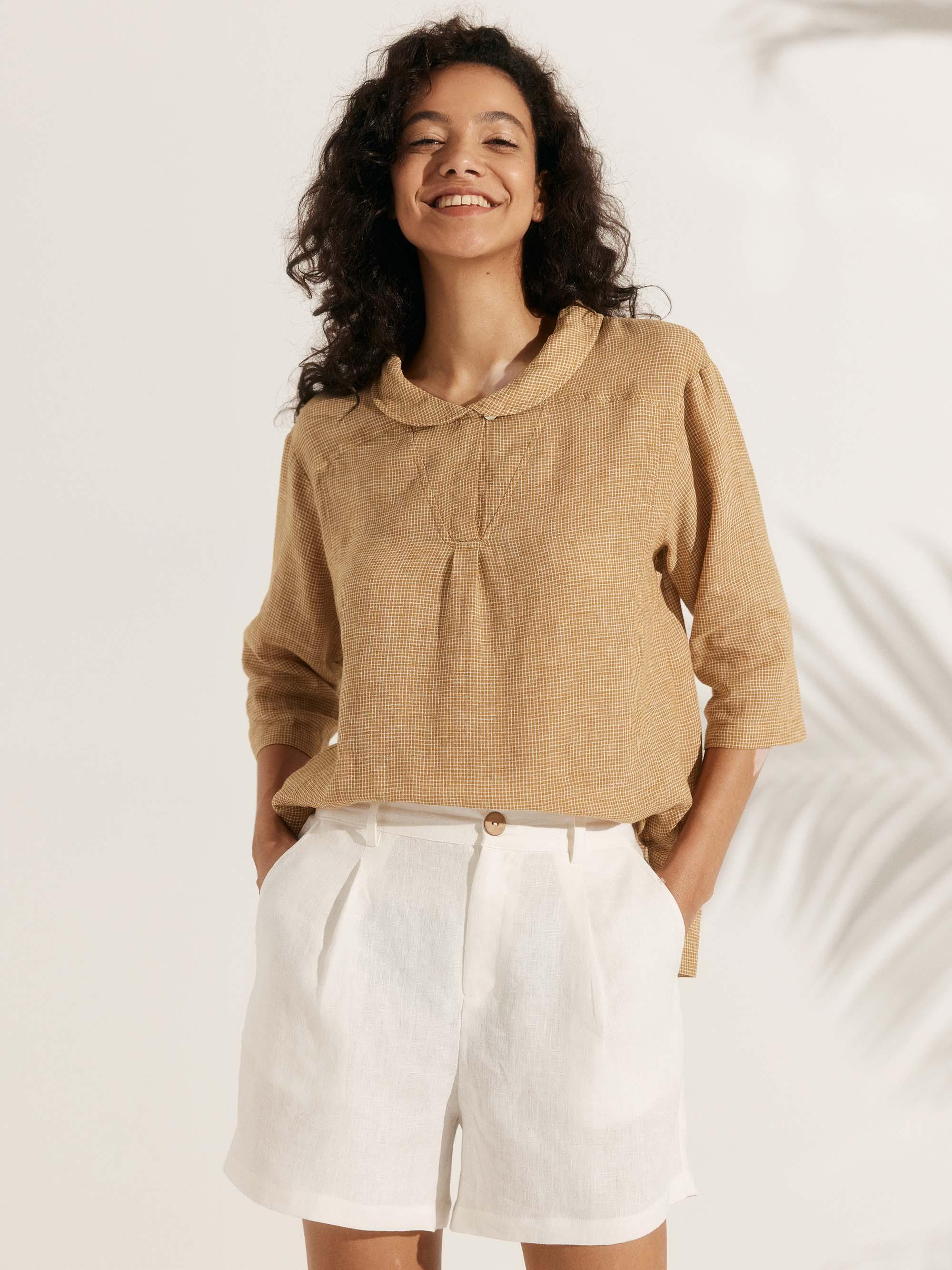 Linnetopp med sjalkrage och V-ringning för dam-Tops for women-Fjallbarn