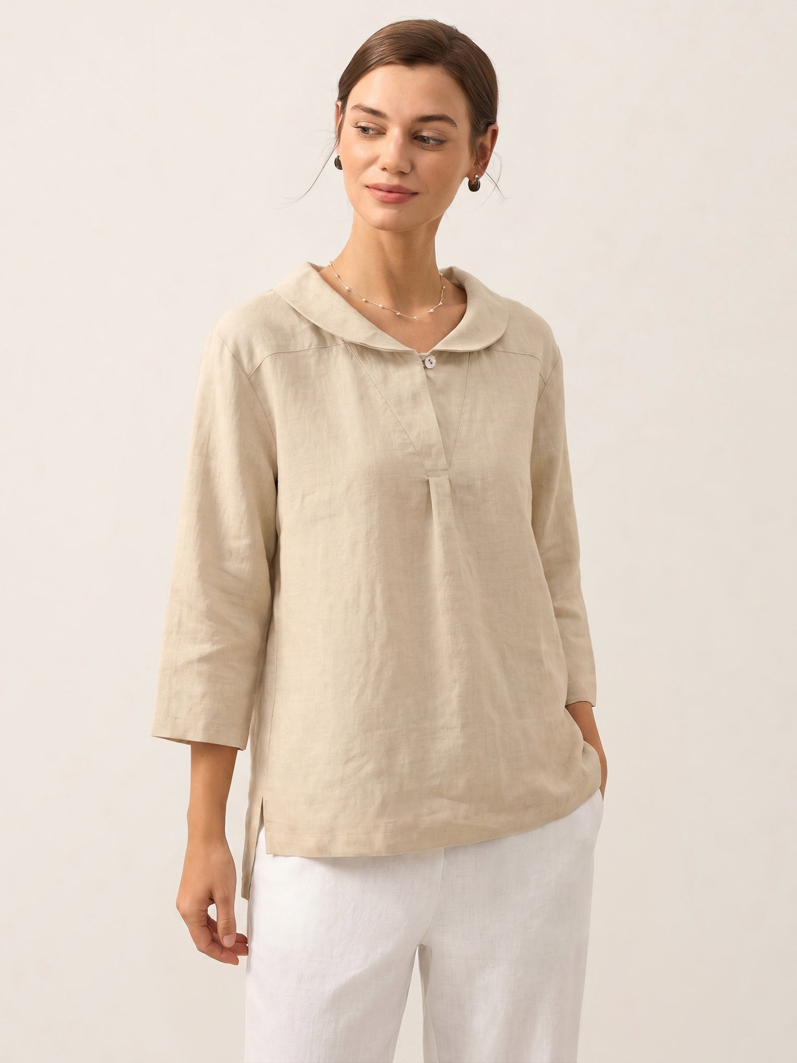 Linnetopp med sjalkrage och V-ringning för dam-Tops for women-Fjallbarn