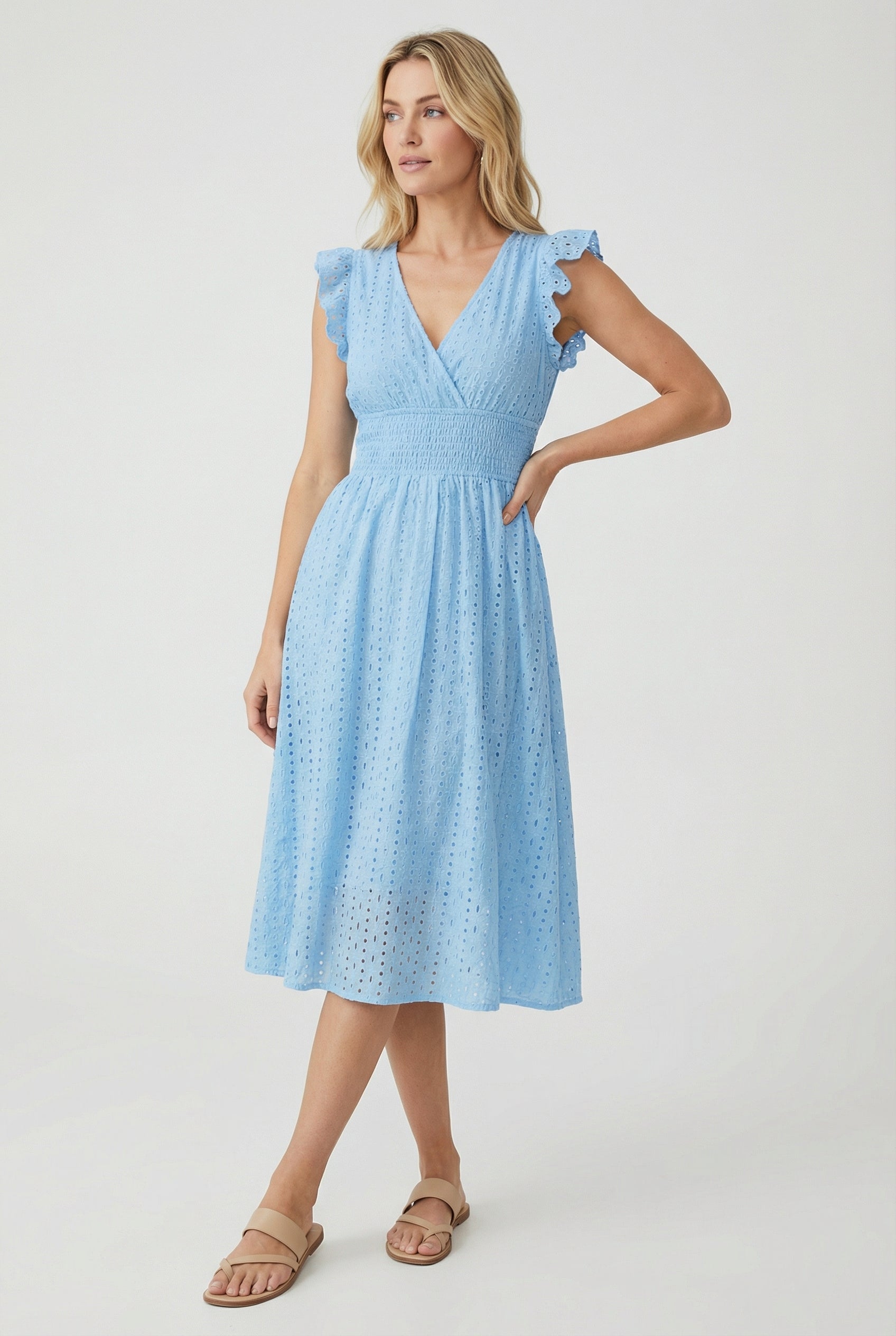 Midi-klänning med broderie anglaise och smockad midja för dam-Midi Dress-Fjallbarn
