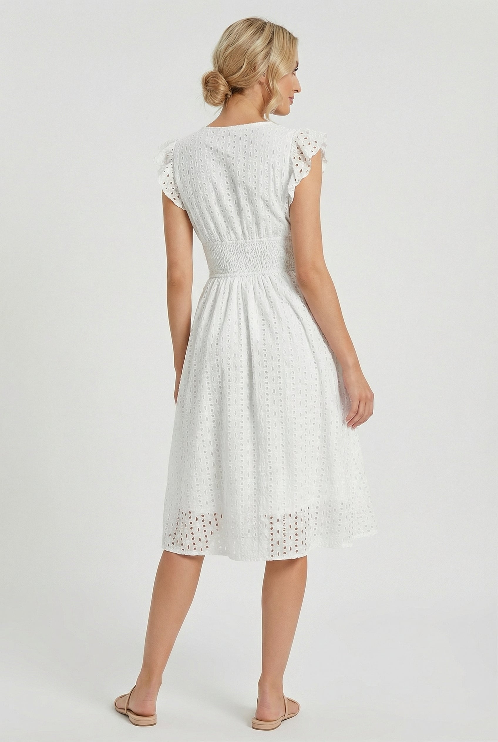 Midi-klänning med broderie anglaise och smockad midja för dam-Midi Dress-Fjallbarn