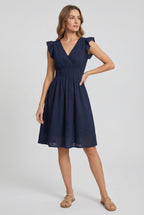 Midi-klänning med broderie anglaise och smockad midja för dam-Midi Dress-Fjallbarn