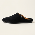 Mockasin-tofflor i mocka för män med metalldetaljer-Footwear for men-Fjallbarn