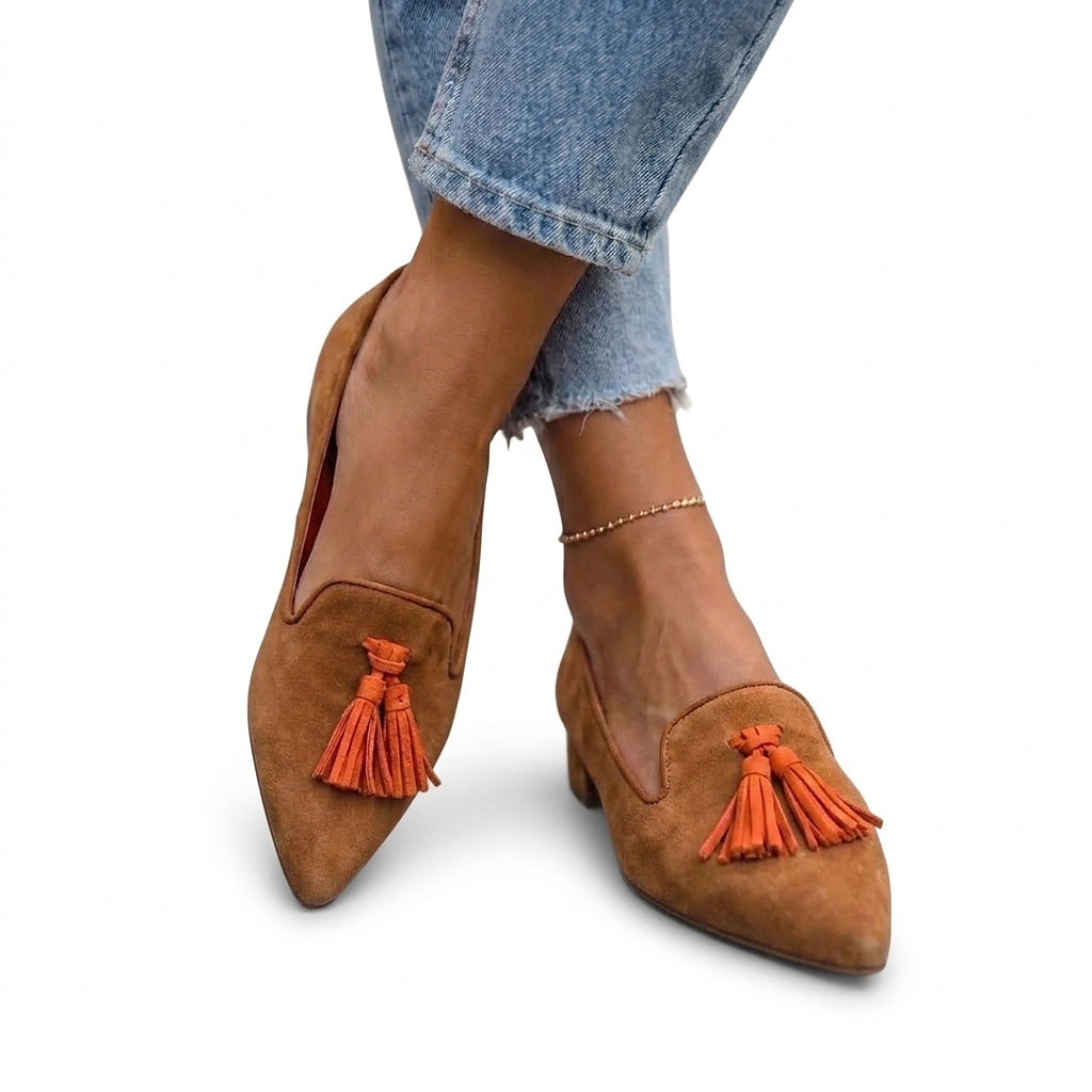 Mockasiner i mockaimitation med spetsig tå och tofsar för dam-Footwear for women-Fjallbarn
