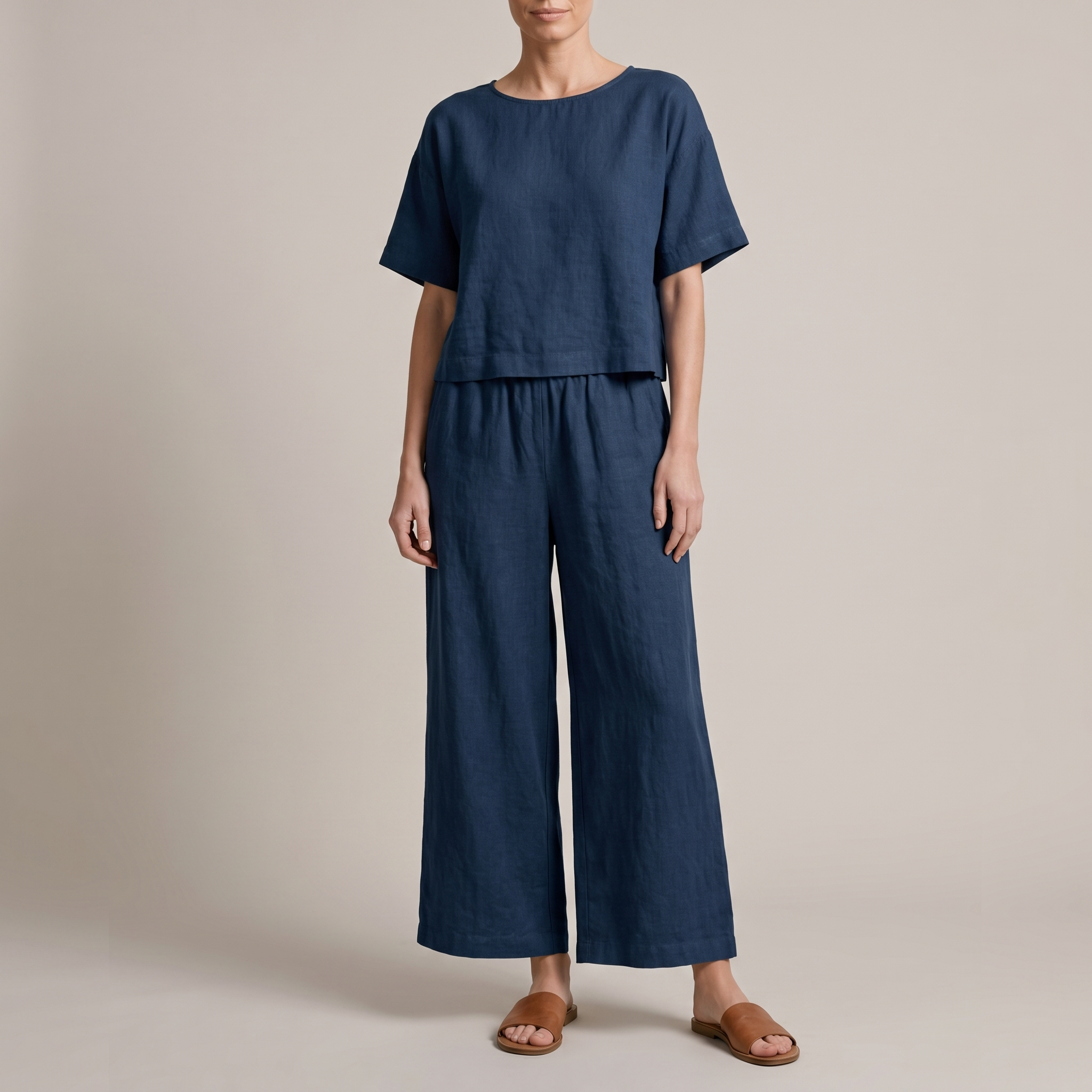 Mönstrat set med kortärmad topp och byxor för dam-Sets for women-Fjallbarn