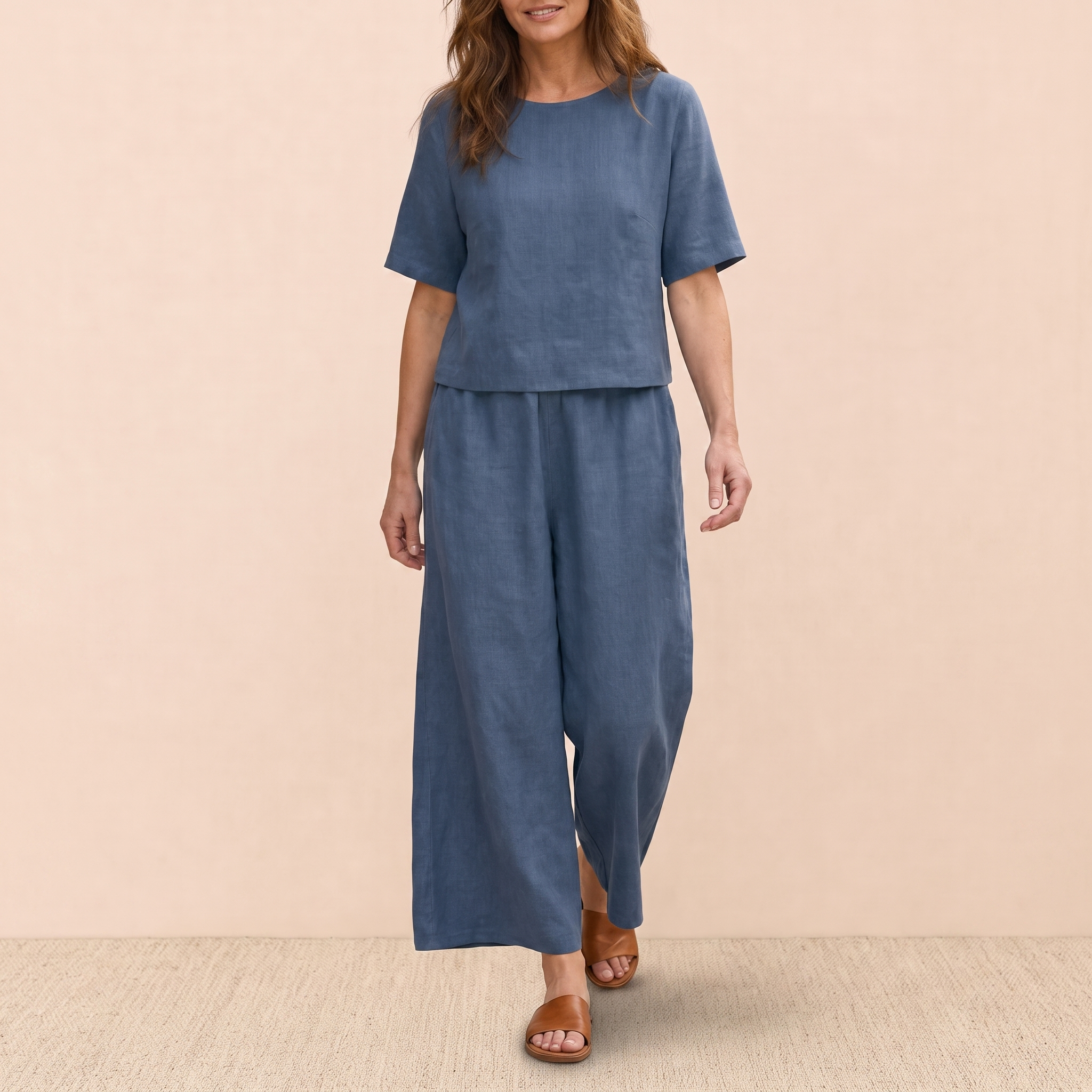 Mönstrat set med kortärmad topp och byxor för dam-Sets for women-Fjallbarn