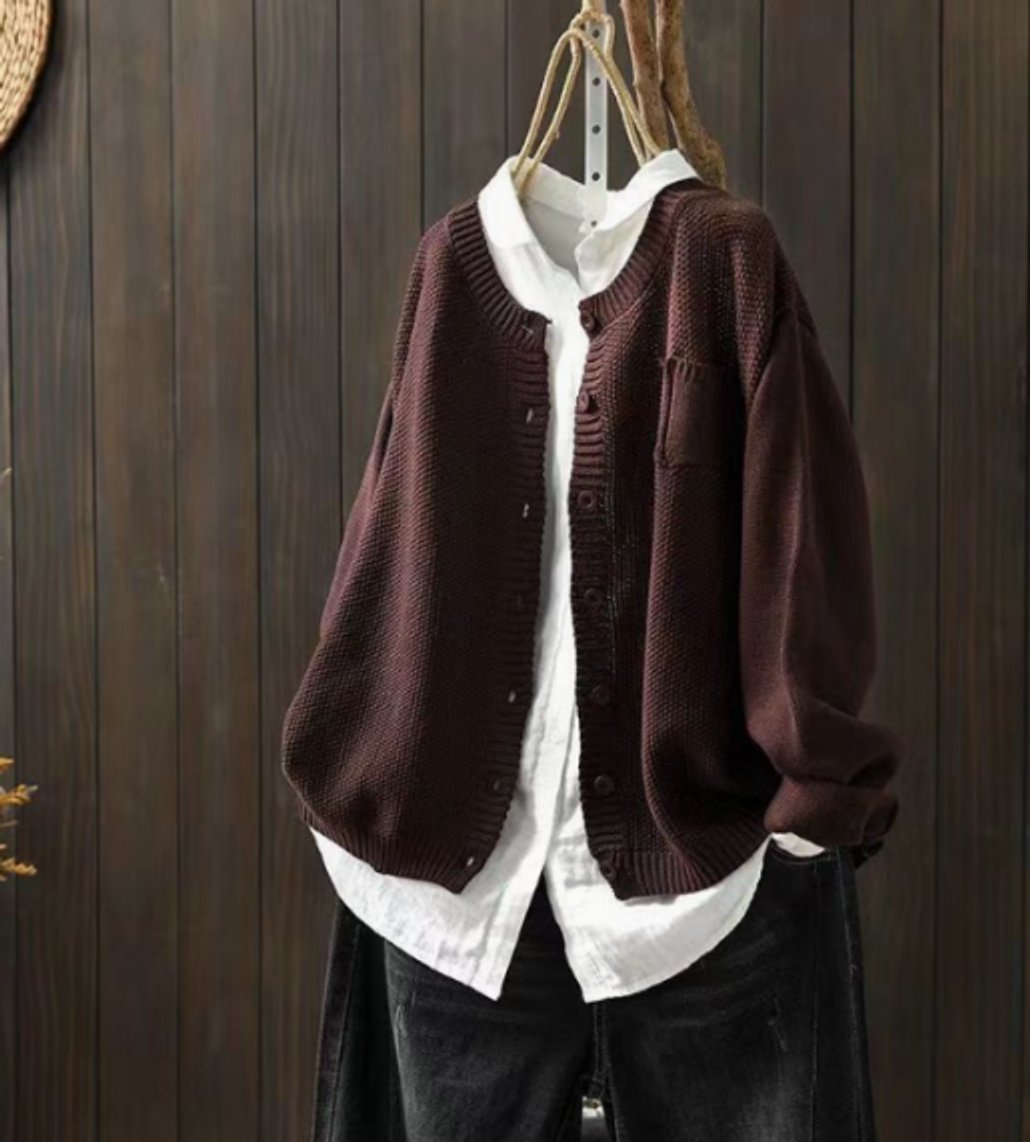 Oversize-kofta i stickat material för dam med knappar fram-Cardigan for women-Fjallbarn