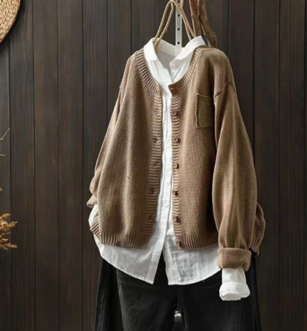 Oversize-kofta i stickat material för dam med knappar fram-Cardigan for women-Fjallbarn