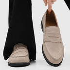 Penny-loafers i mocka för herrar med kontrastsömmar-Footwear for men-Fjallbarn