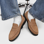 Penny-loafers i mocka för herrar med kontrastsömmar-Footwear for men-Fjallbarn