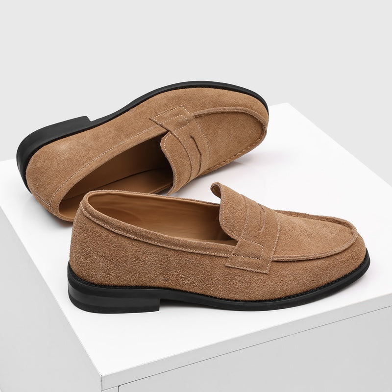 Penny-loafers i mocka för herrar med kontrastsömmar-Footwear for men-Fjallbarn
