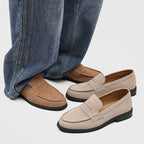 Penny-loafers i mocka för herrar med kontrastsömmar-Footwear for men-Fjallbarn