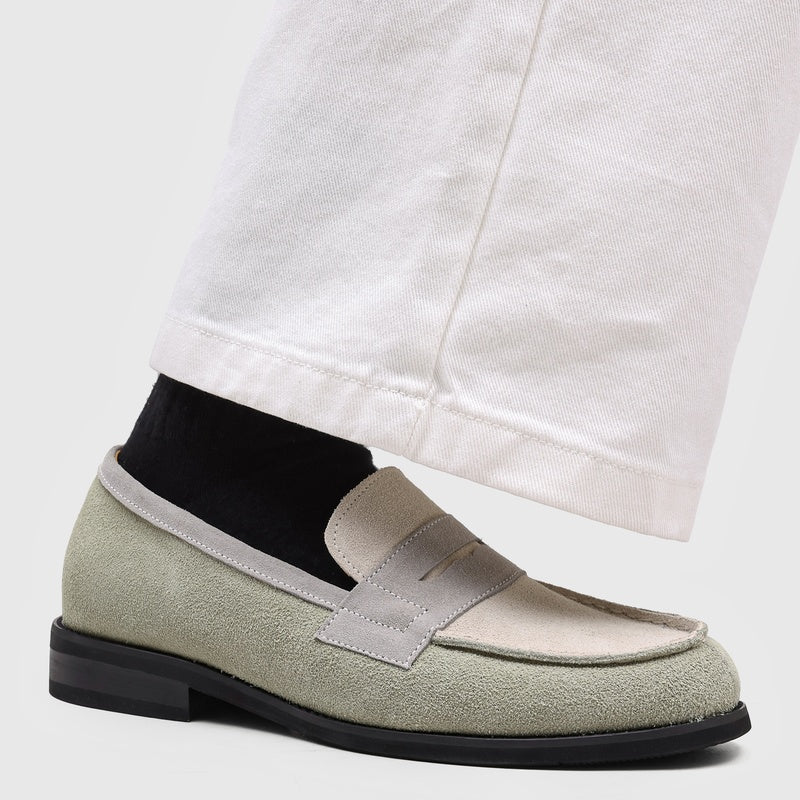 Penny-loafers i mocka för herrar med kontrastsömmar-Footwear for men-Fjallbarn
